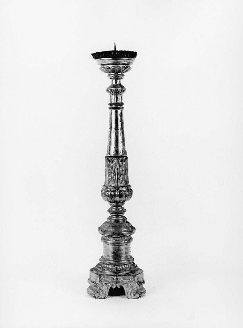 motivi decorativi vegetali stilizzati (candeliere d'altare, serie) - bottega toscana (sec. XIX)
