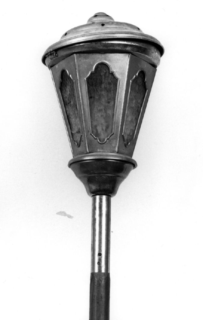 lanterna processionale, serie - produzione italiana (prima metà sec. XX)