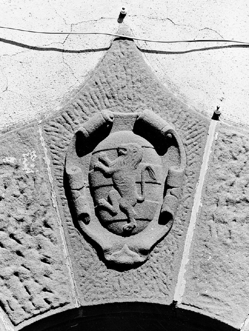 stemma gentilizio (rilievo) - bottega toscana (secc. XIX/ XX)