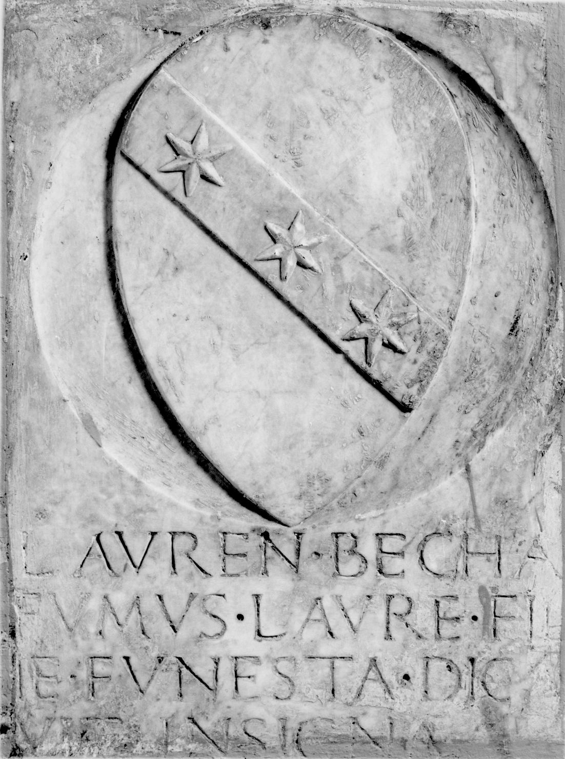 stemma gentilizio (rilievo) - bottega toscana (prima metà sec. XVI)