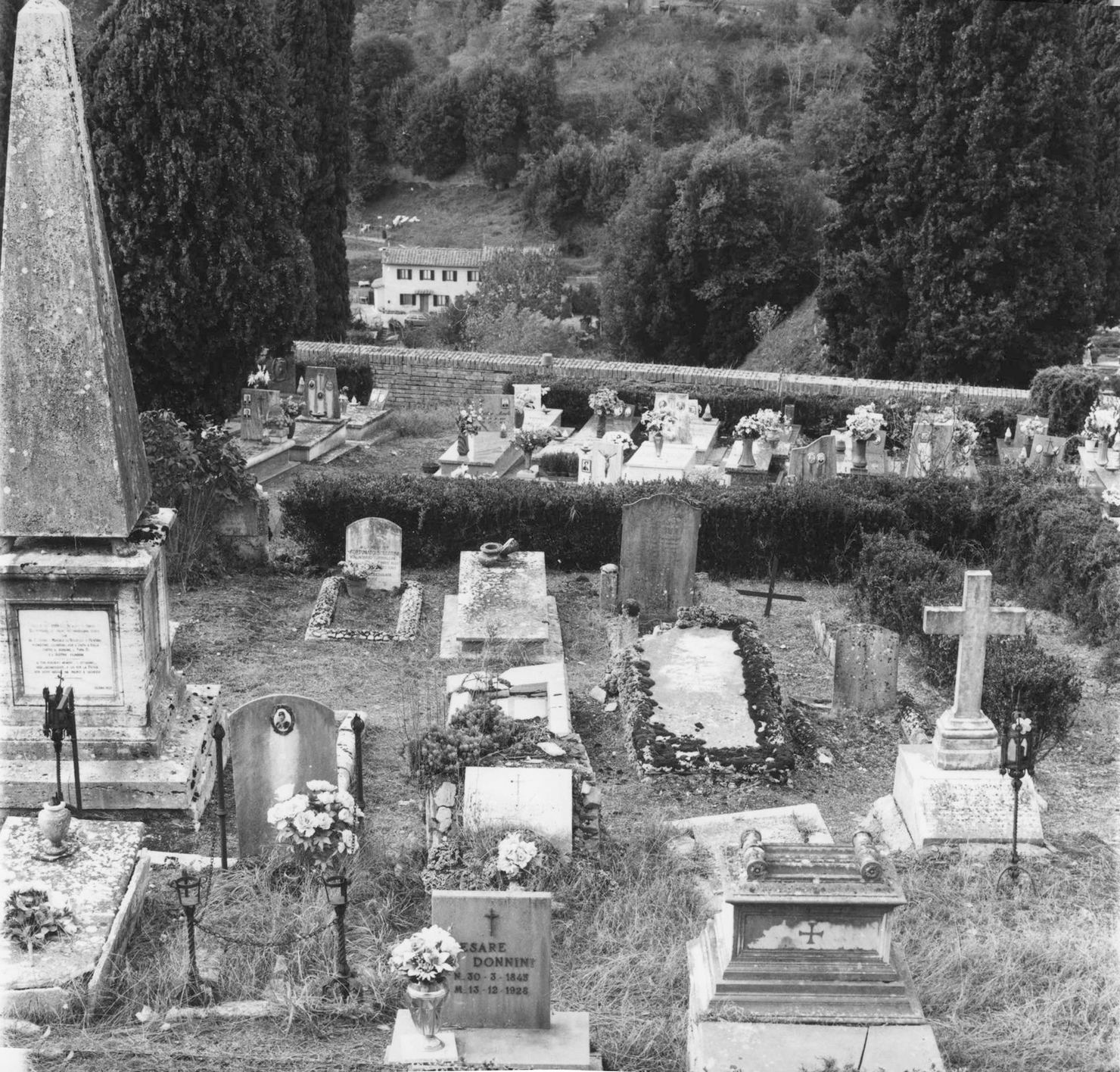 monumento funebre - bottega senese (sec. XX)