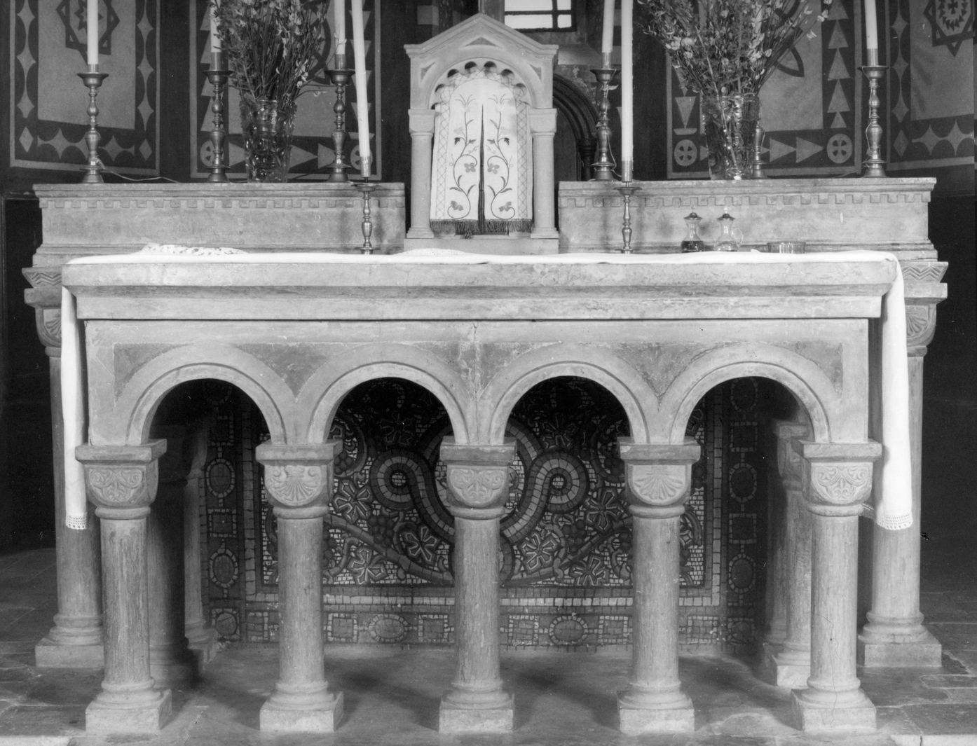 altare maggiore - bottega toscana (secondo quarto sec. XX)