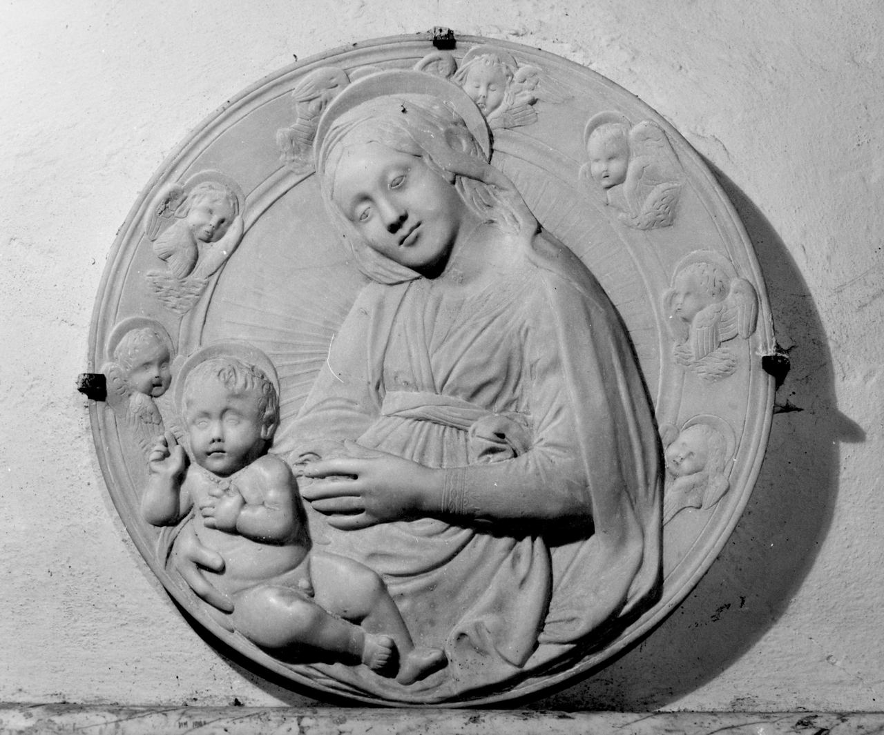 Madonna con Bambino (rilievo) - bottega senese (sec. XX)
