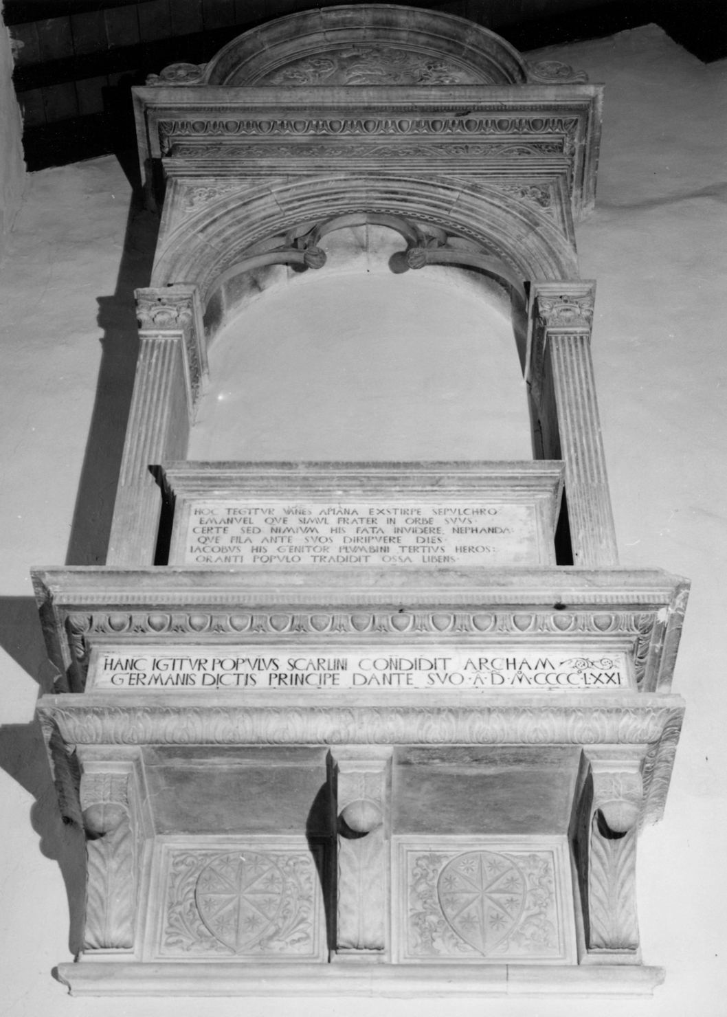 monumento funebre - ambito toscano (terzo quarto sec. XV)