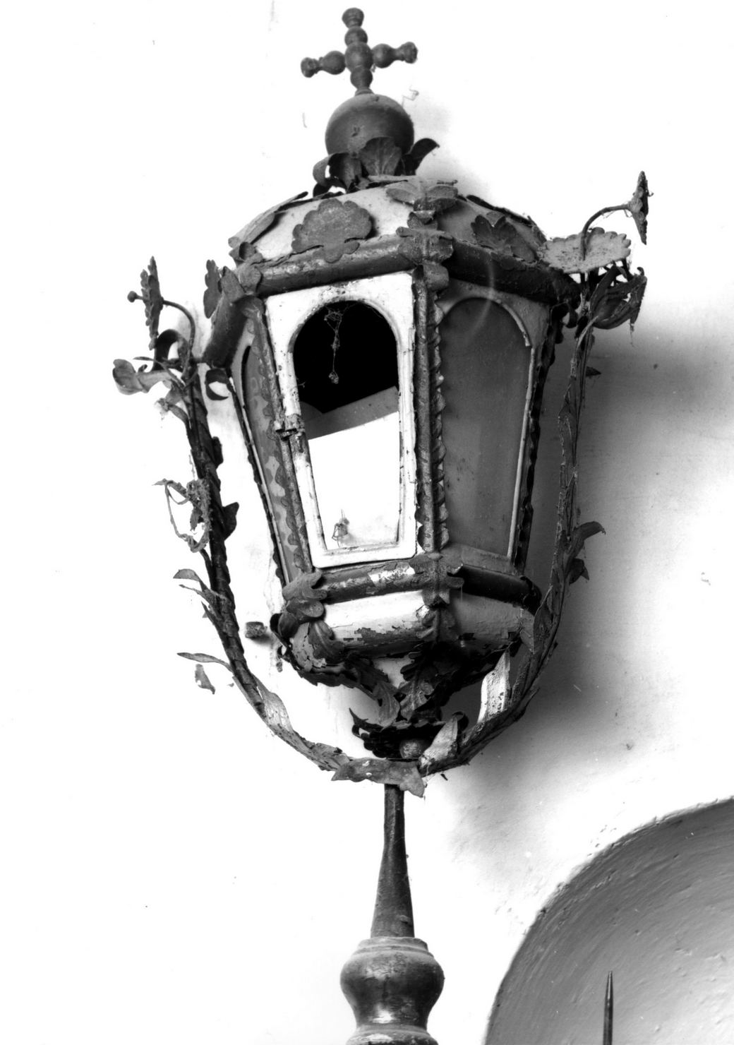 motivi decorativi vegetali (lanterna processionale, serie) - bottega toscana (sec. XIX)