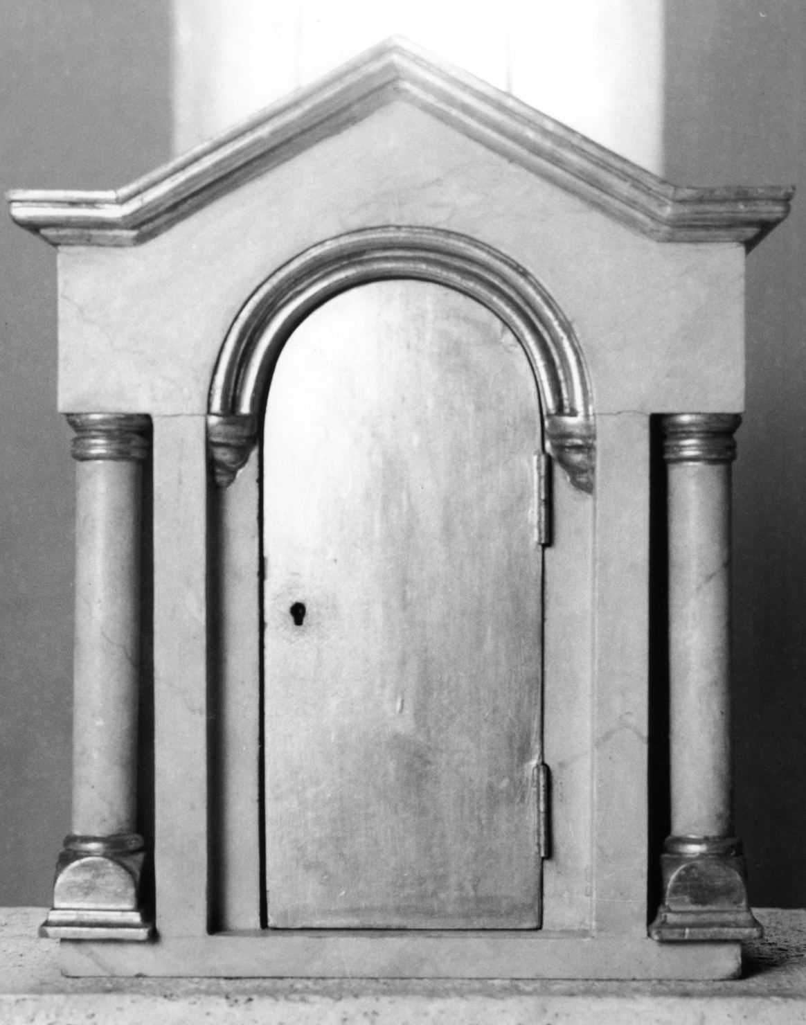 tabernacolo - a frontale architettonico - bottega toscana (primo quarto sec. XX)