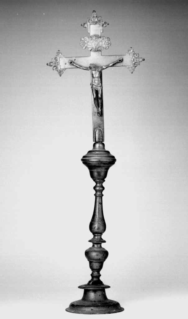 Cristo crocifisso (croce d'altare, elemento d'insieme) - bottega toscana (prima metà sec. XVIII)