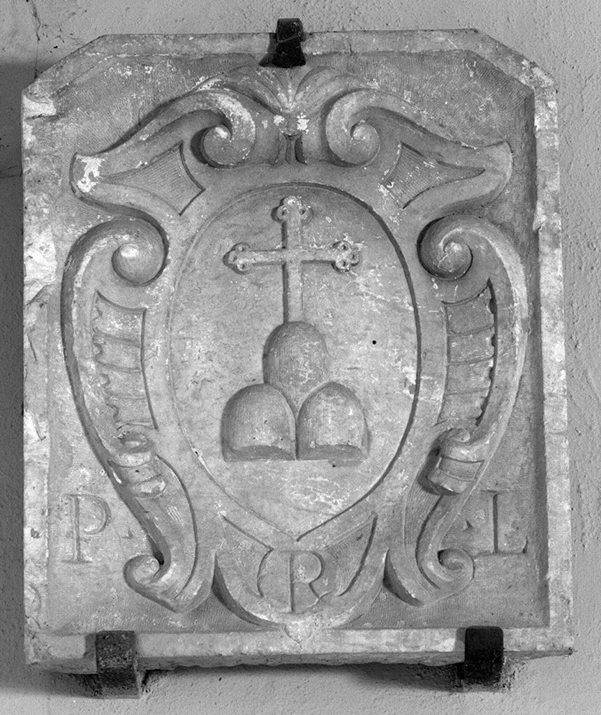 stemma dell'ospedale di Santa Maria della Croce in Montalcino (lapide) - bottega toscana (secc. XVI/ XVII)