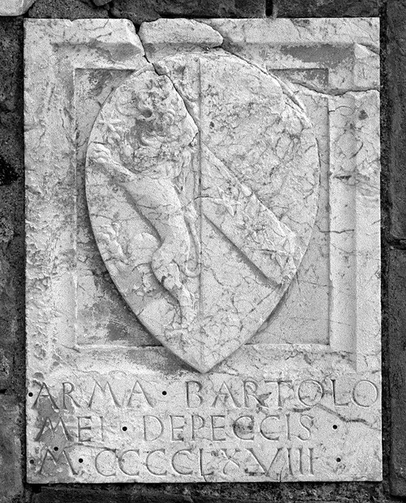 stemma gentilizio della famiglia Pecci (lapide) - bottega toscana (sec. XV)