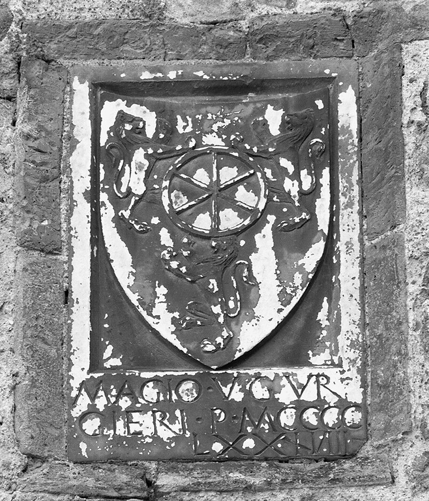 stemma gentilizio della famiglia Ugurgieri (lapide) - bottega toscana (sec. XV)