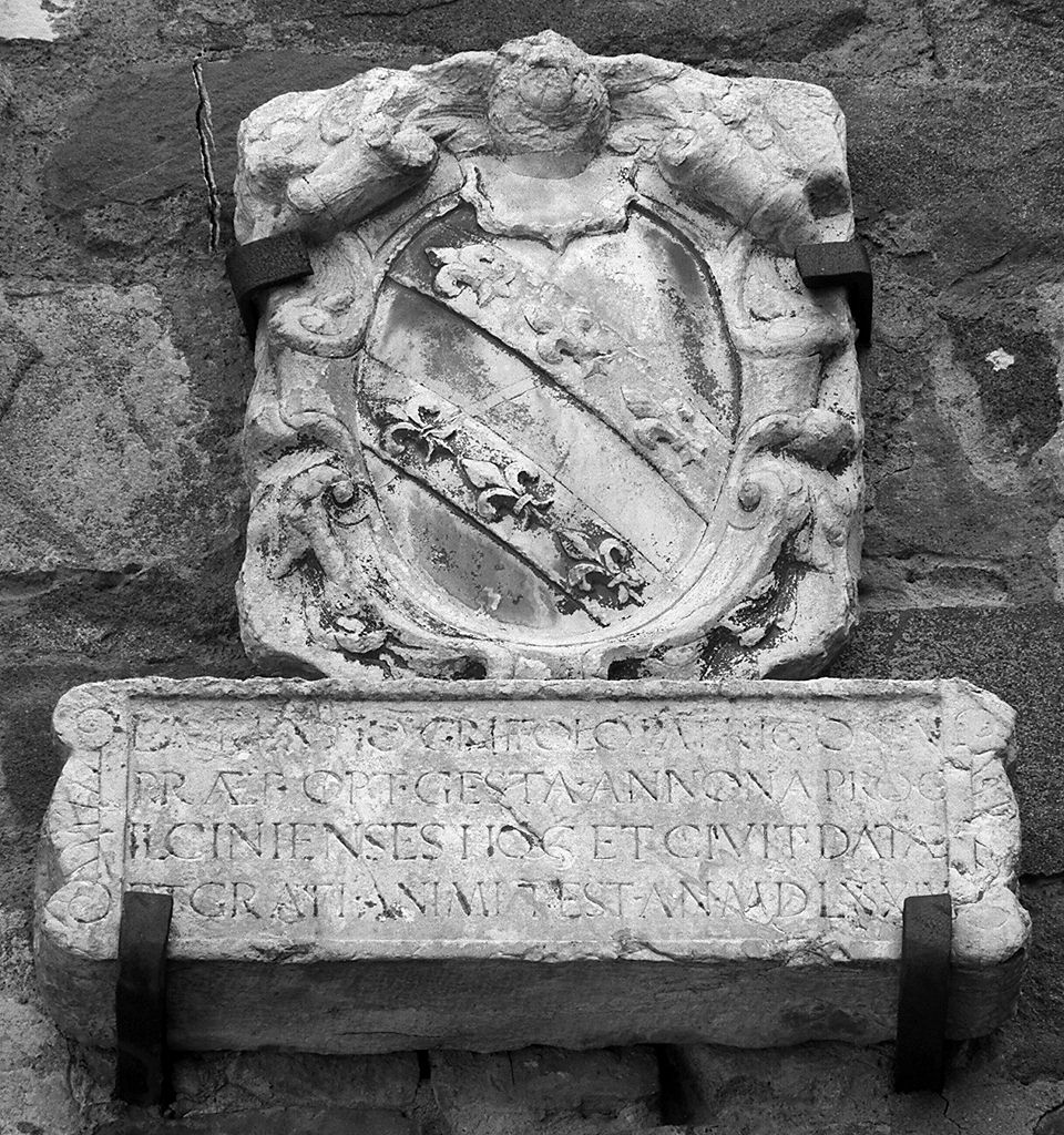 stemma gentilizio della famiglia Griffoli (rilievo, elemento d'insieme) - bottega toscana (sec. XVI)