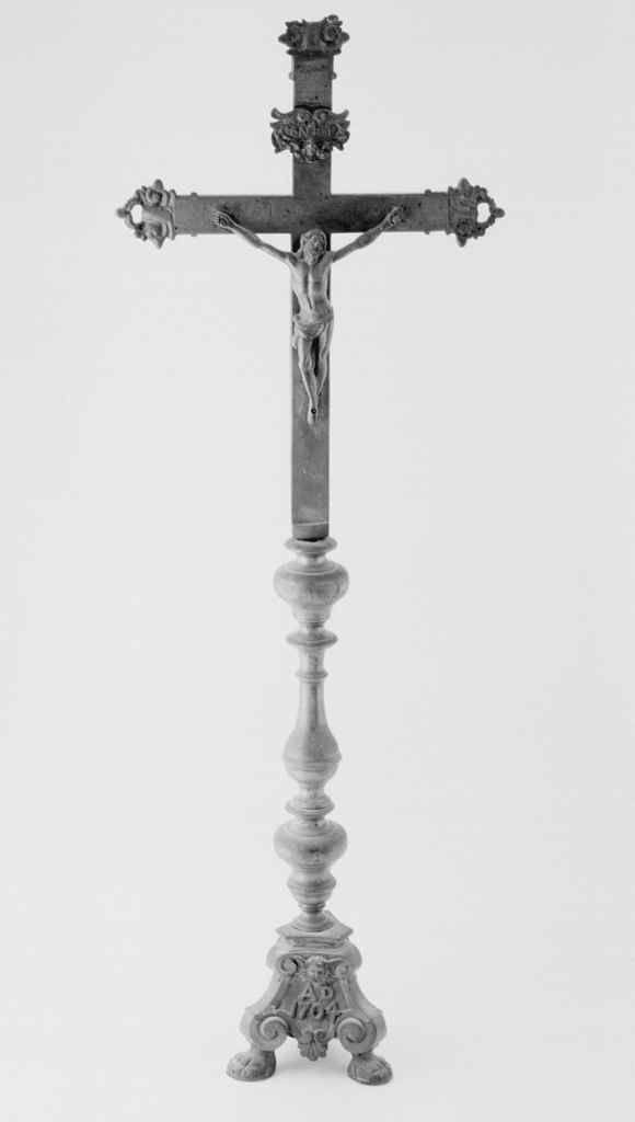 Cristo crocifisso (croce d'altare, elemento d'insieme) - bottega toscana (sec. XVIII)