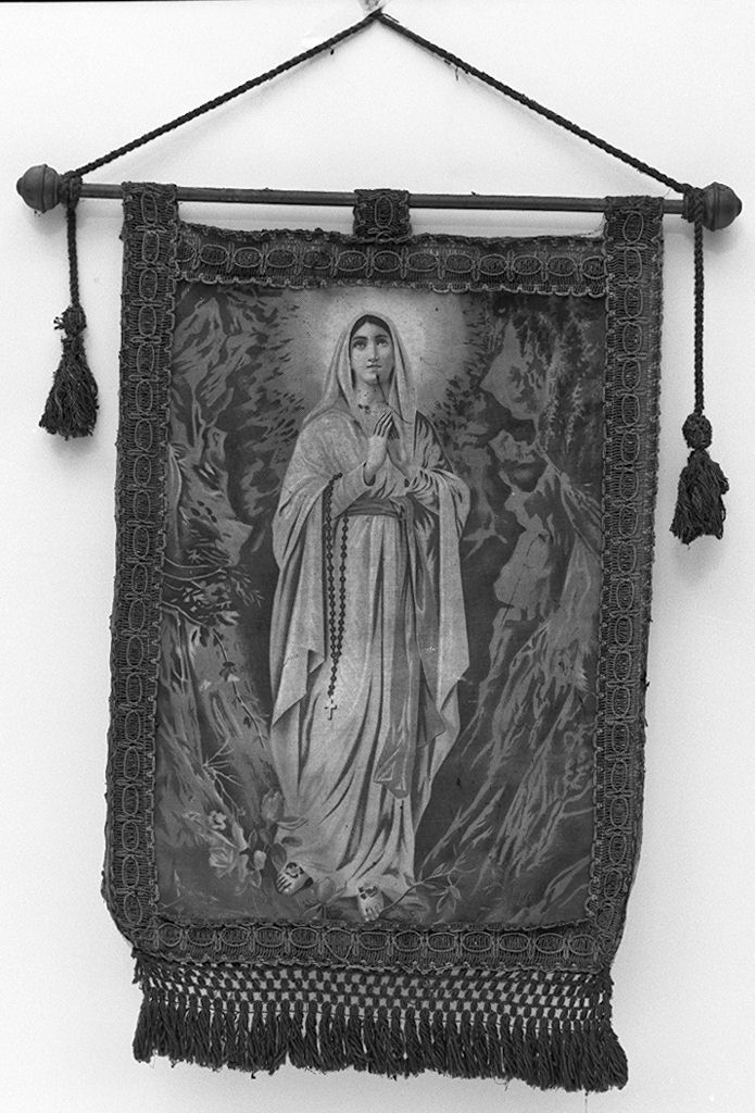 Madonna di Lourdes (stendardo) - ambito toscano (primo quarto sec. XX)