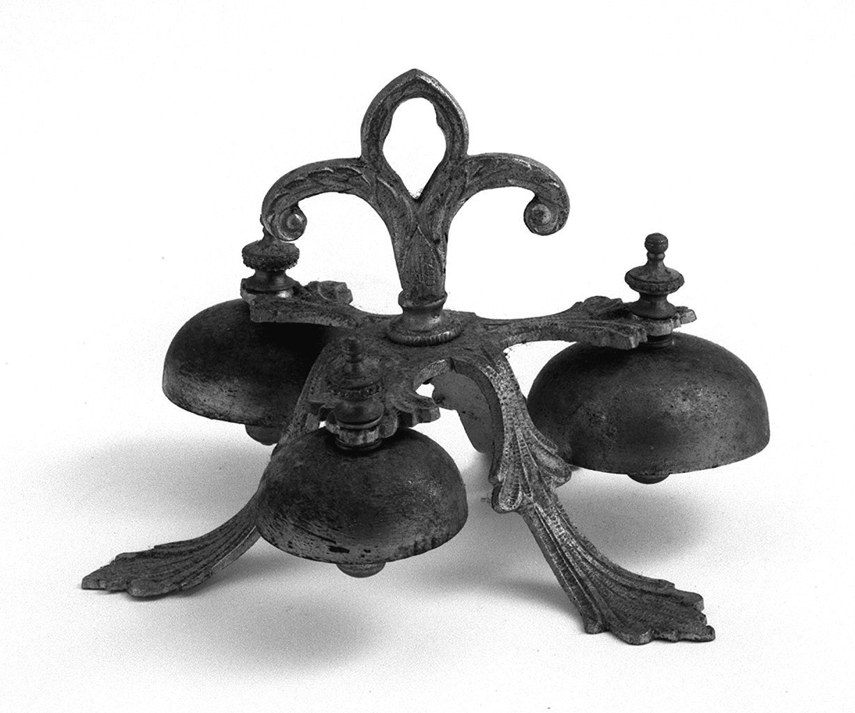 campanello d'altare multiplo - bottega toscana (prima metà sec. XX)