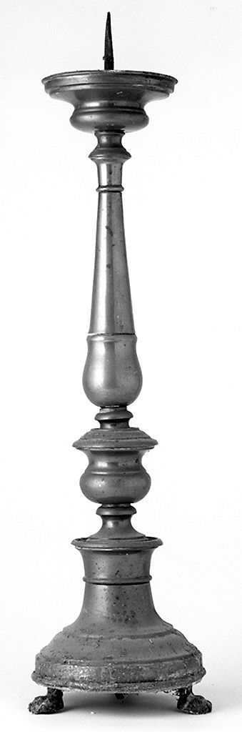 candeliere d'altare, serie - produzione italiana (secc. XIX/ XX)