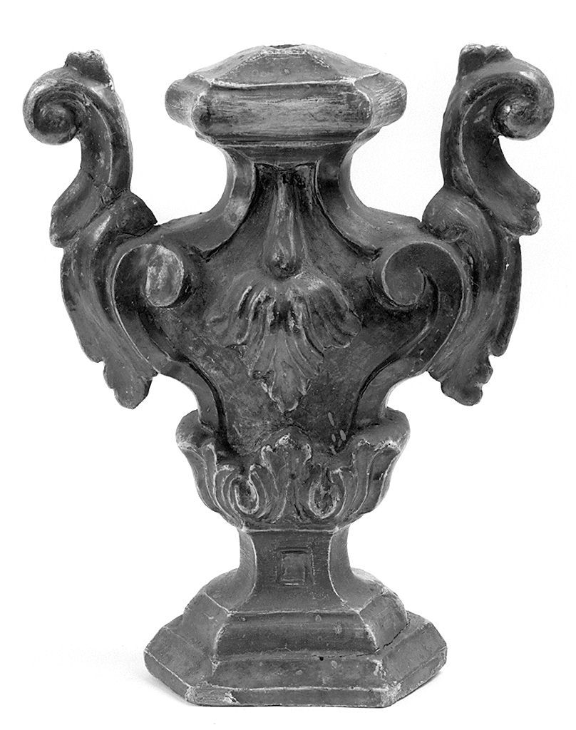 vaso d'altare con composizione floreale, serie - bottega toscana (sec. XVIII)