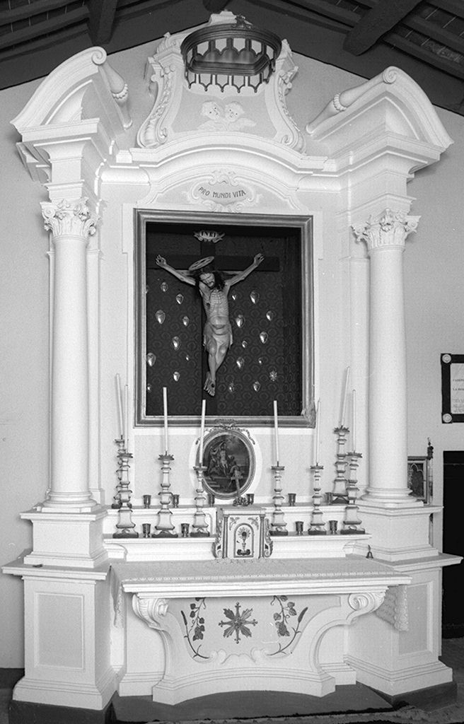 cherubini e motivi decorativi a volute (altare maggiore) - bottega senese (sec. XVIII)