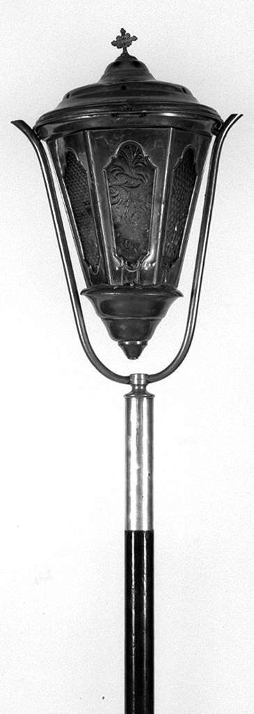 lanterna processionale, serie - bottega toscana (prima metà sec. XX)