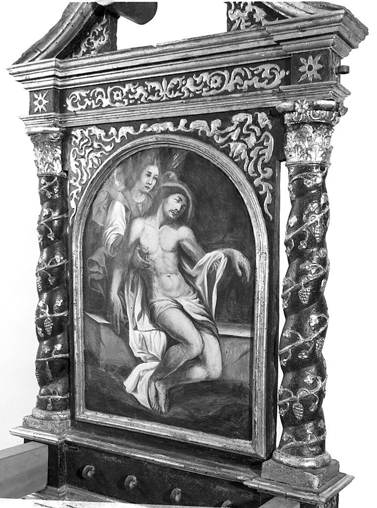 Cristo in pietà sorretto da angeli (testiera di cataletto, elemento d'insieme) - ambito senese, bottega senese (prima metà sec. XVII)