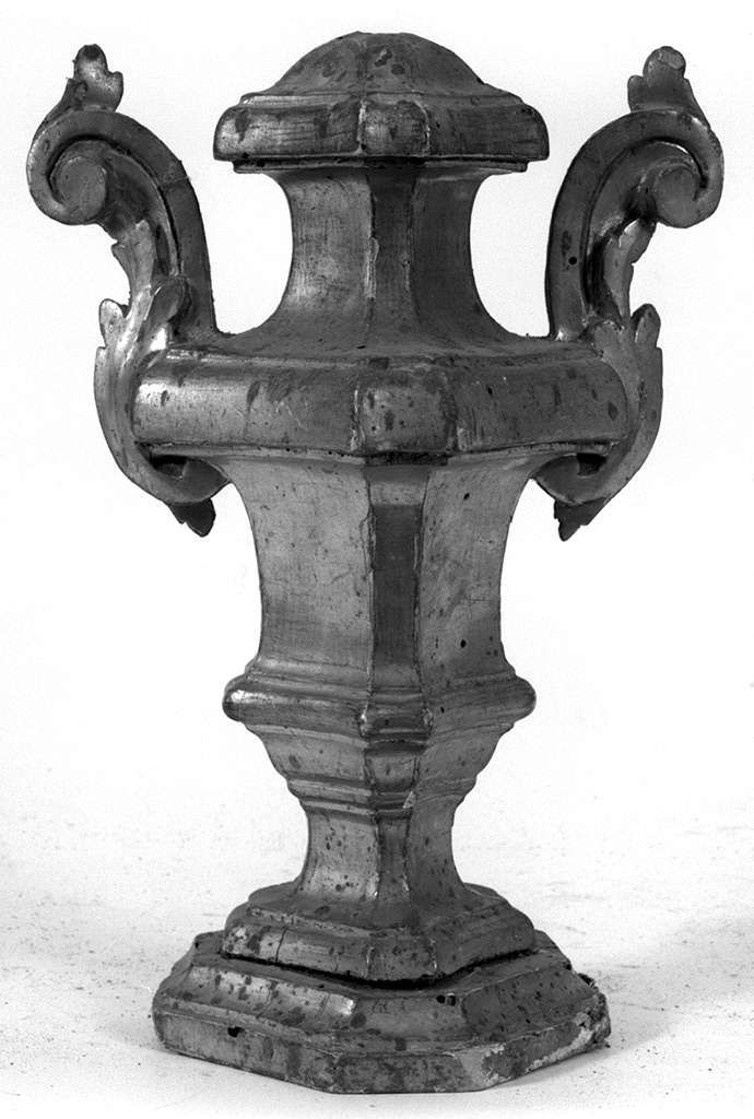motivi decorativi vegetali (vaso d'altare con composizione floreale, serie) - bottega toscana (ultimo quarto sec. XVIII)