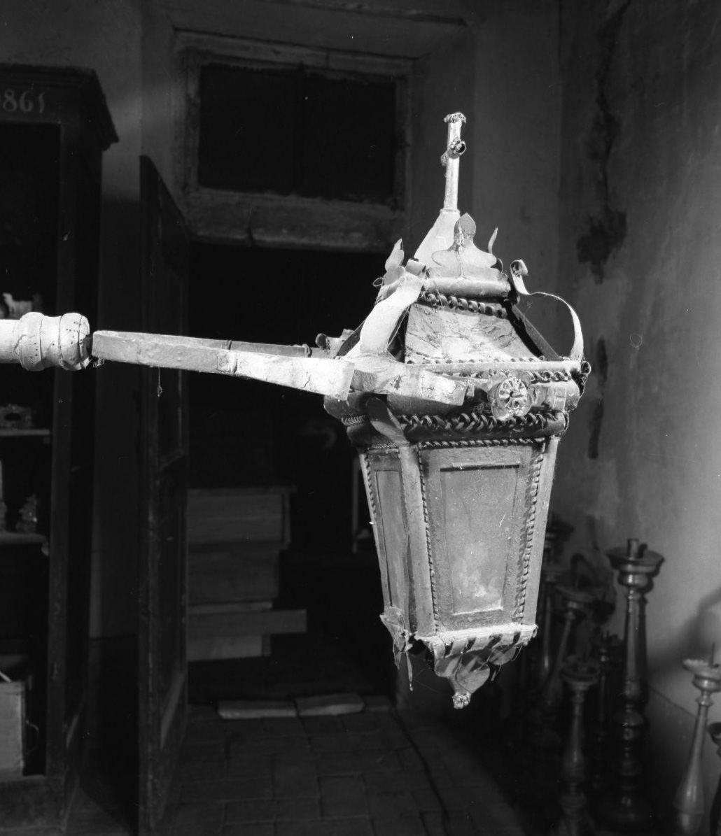 lanterna processionale - bottega toscana (prima metà sec. XIX)