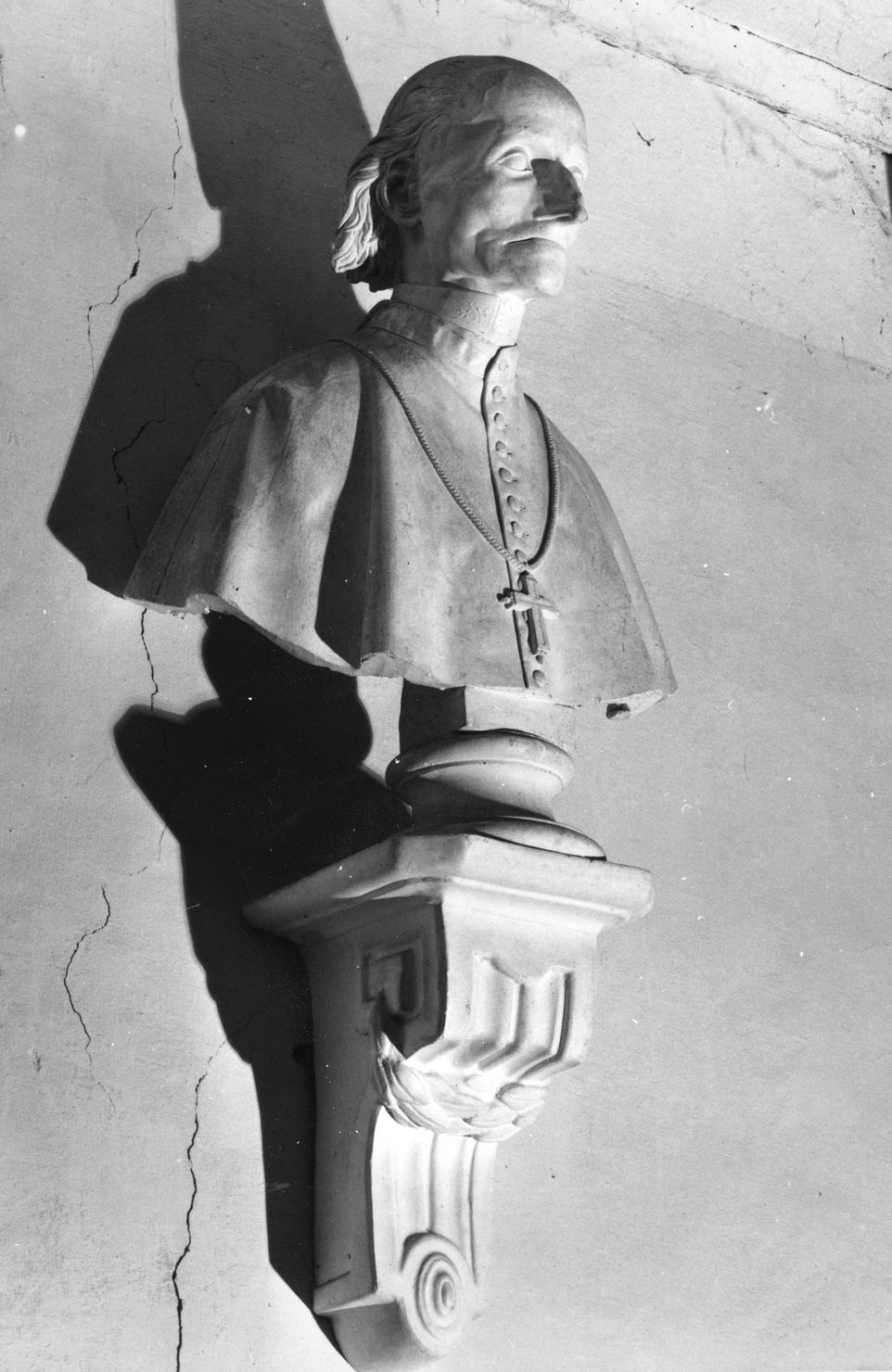 busto ritratto del vescovo Selvi (busto) - bottega toscana (sec. XIX)