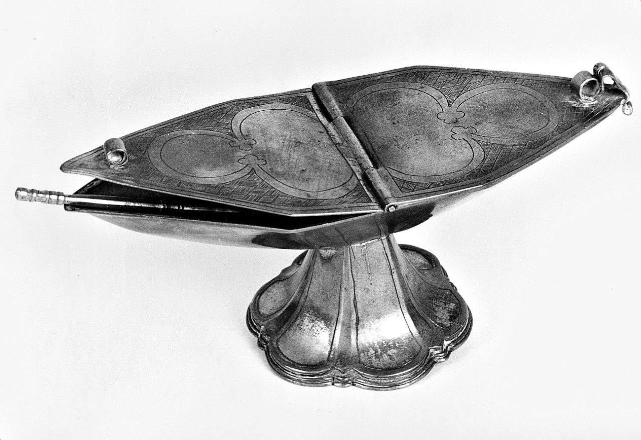navicella portaincenso - a doppia valva - bottega toscana (seconda metà sec. XV)