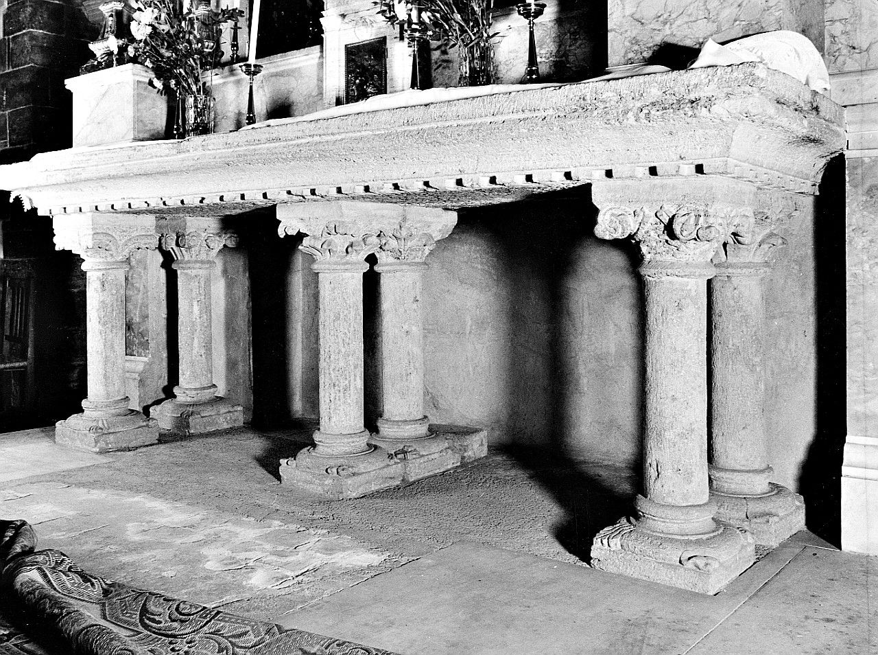 altare, elemento d'insieme - bottega senese (prima metà sec. XIV)