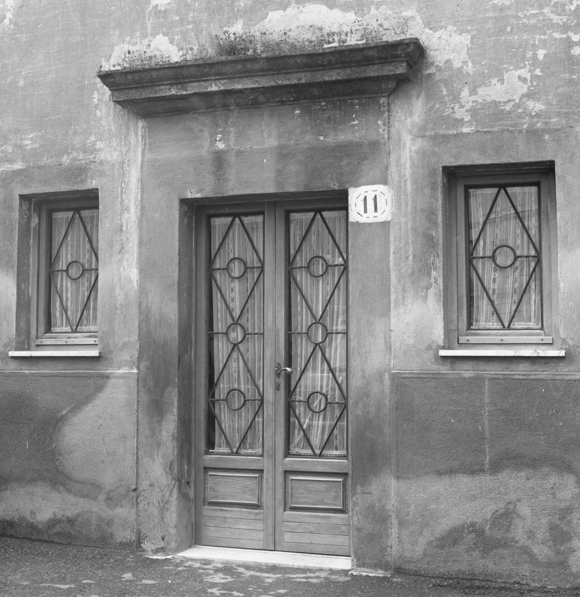 architrave di porta - bottega toscana (fine/inizio secc. XVI/ XVII)