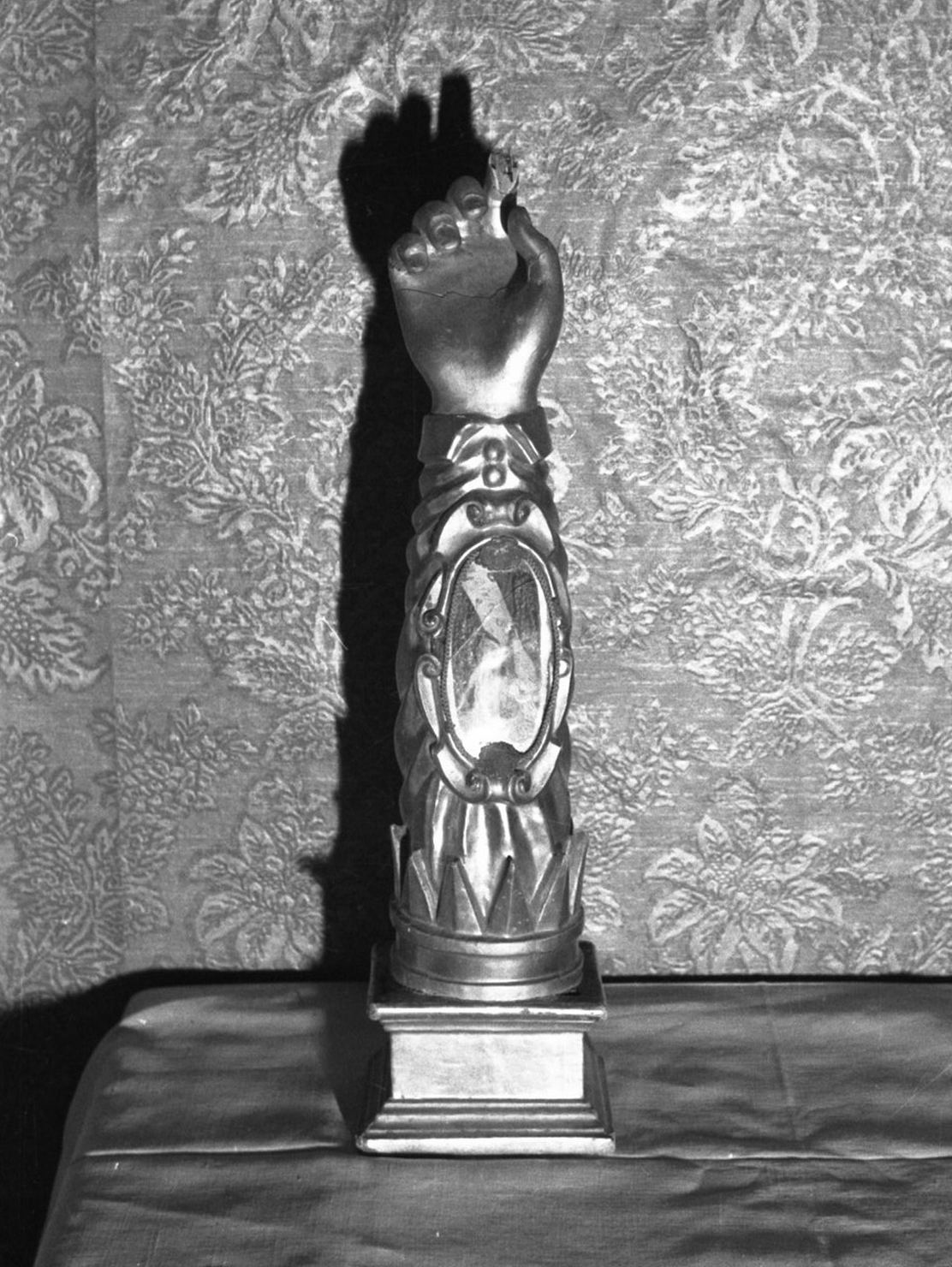 reliquiario antropomorfo - a braccio - bottega toscana (sec. XVIII)