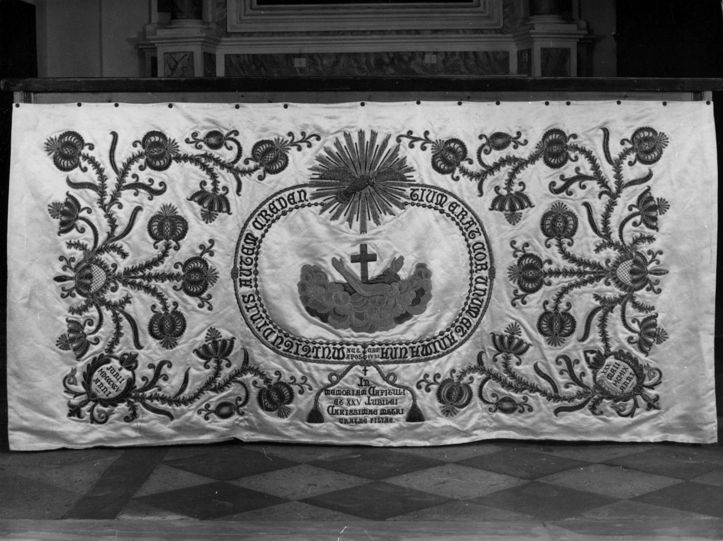 emblema dell'Ordine francescano (paliotto - a pannello piano) - manifattura italiana (sec. XX)