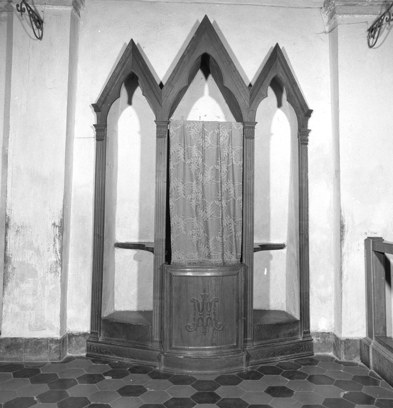 altare - a edicola, elemento d'insieme - ambito senese (sec. XVII)