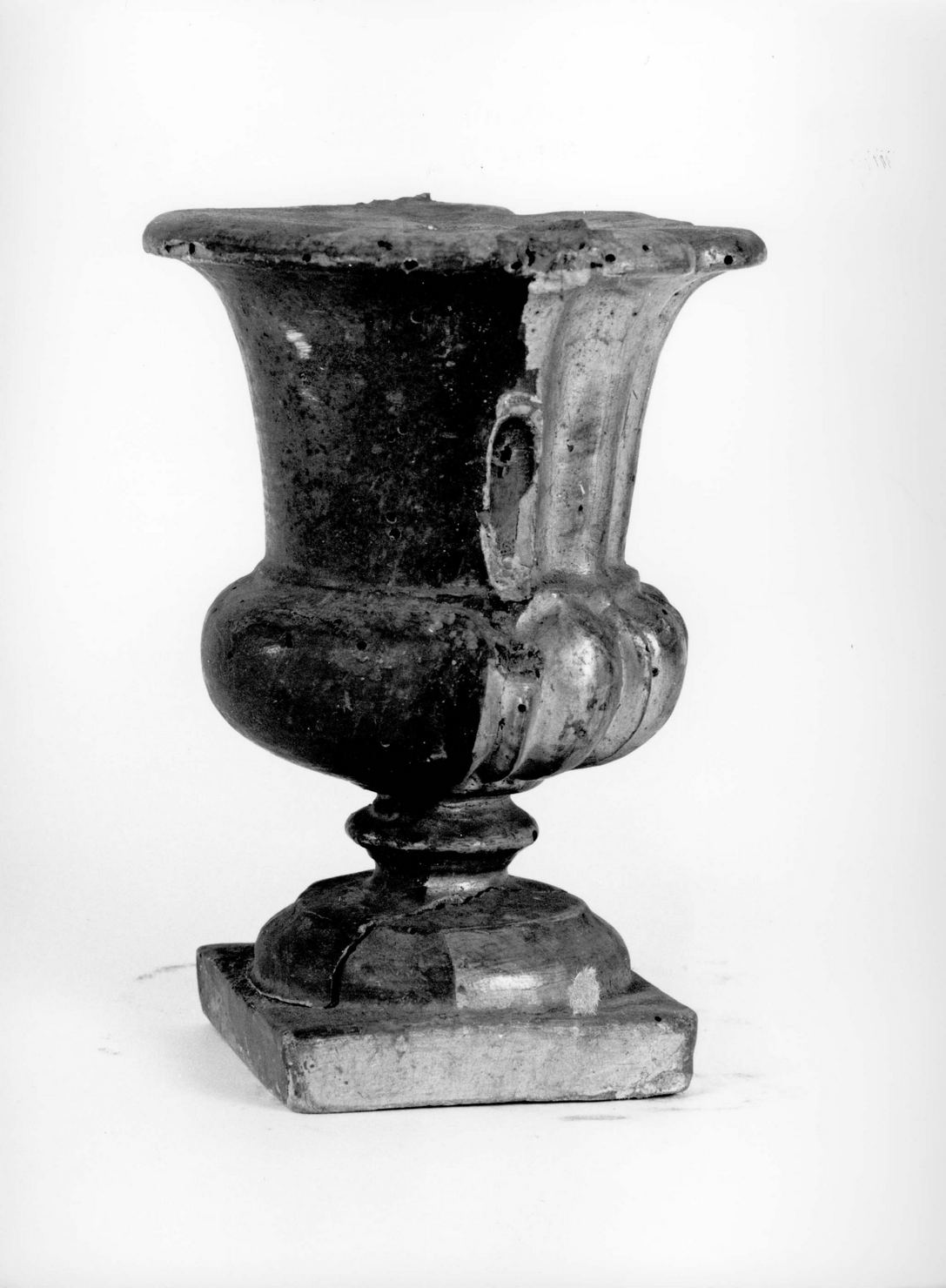 vaso d'altare con composizione floreale - bottega senese (prima metà sec. XIX)