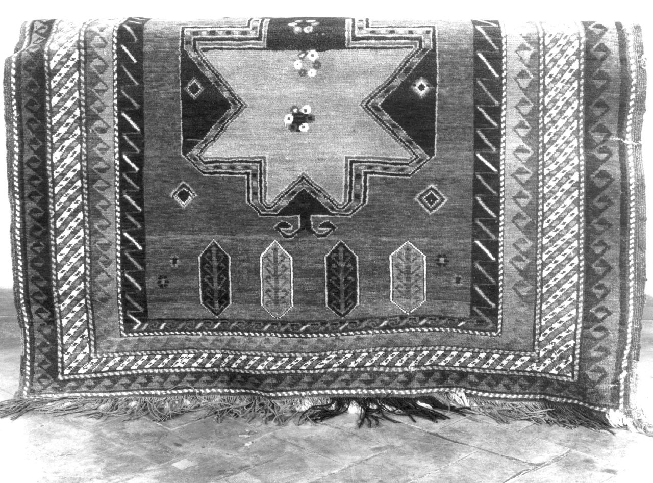 motivi decorativi geometrici (tappeto) - manifattura caucasica (prima metà sec. XX)