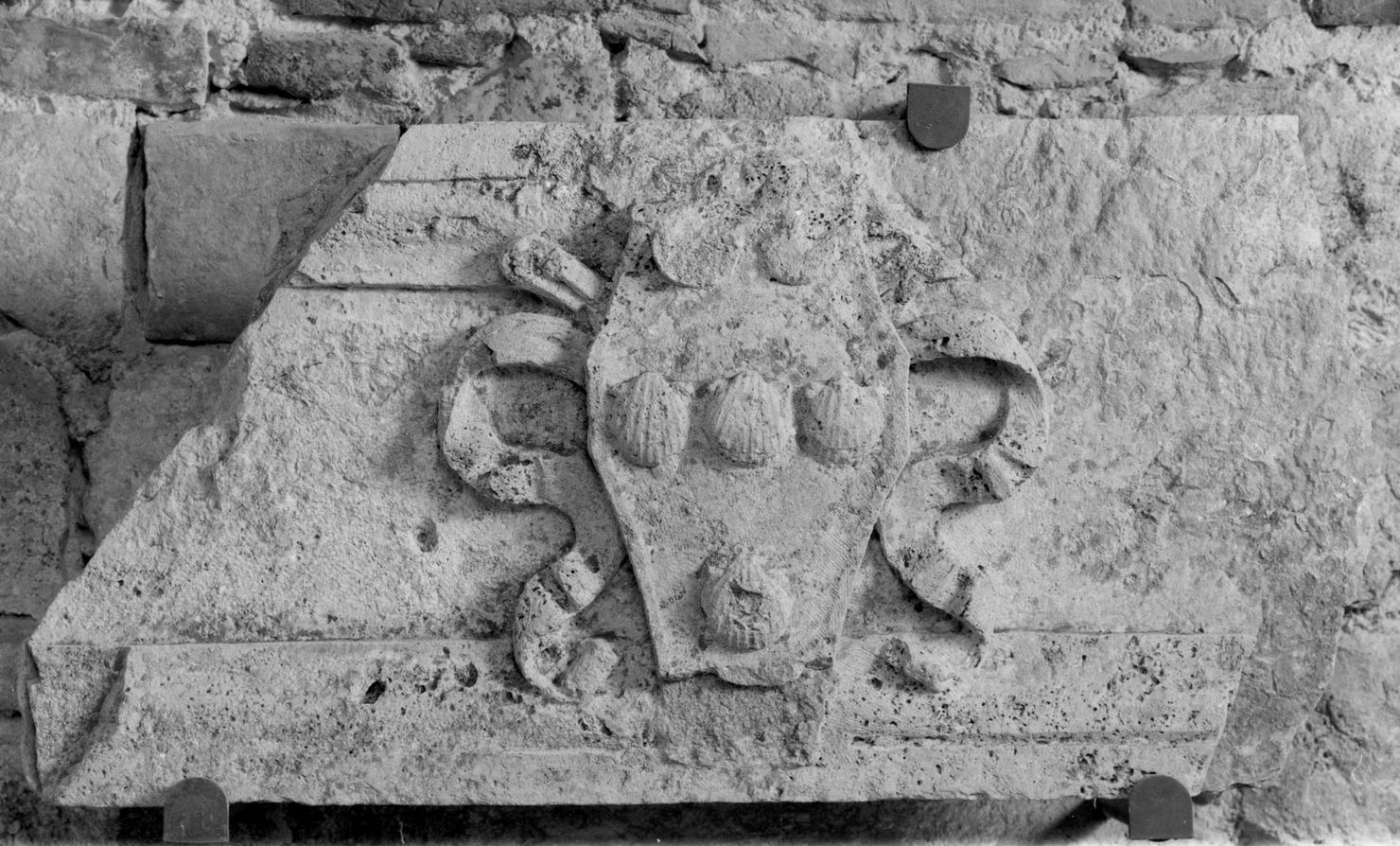 stemma (rilievo) - bottega toscana (secc. XV/ XVI)