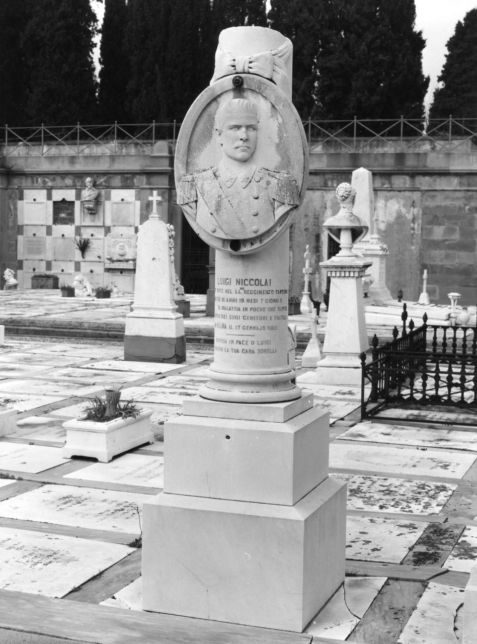 ritratto di Luigi Niccolai (monumento funebre) di Nannini R (sec. XIX)