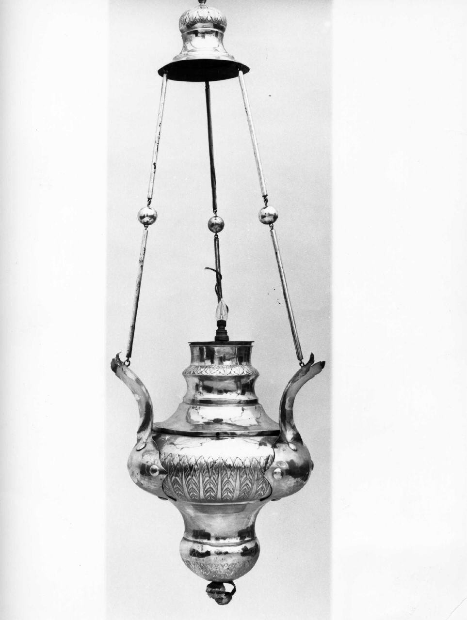 lampada pensile ad anfora, coppia - bottega toscana (prima metà sec. XIX)