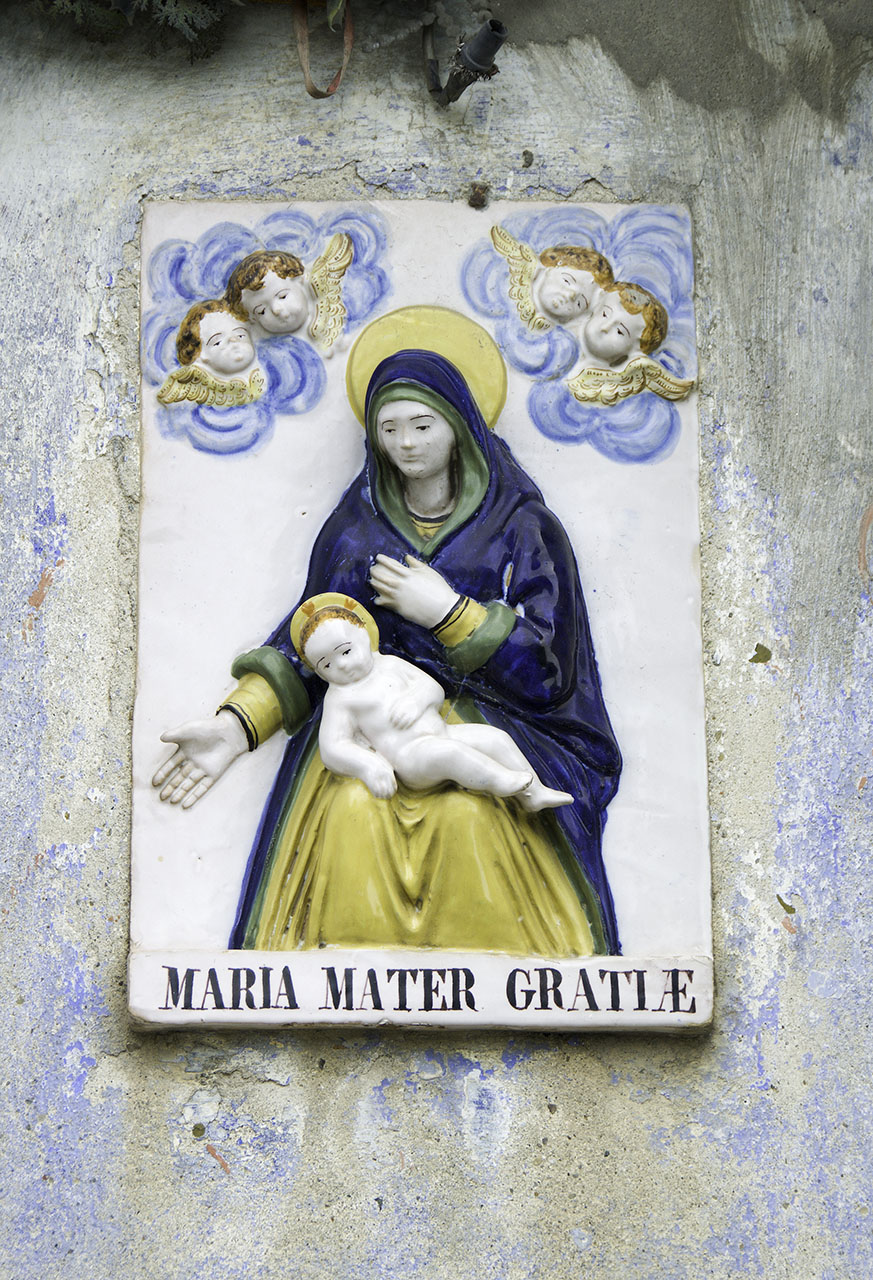 Madonna delle Grazie, Madonna con Bambino e angeli (rilievo) - manifattura di Doccia (secc. XIX/ XX)
