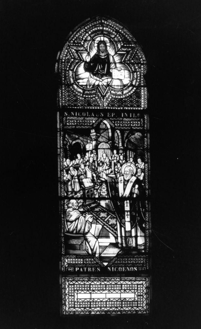San Nicola di Bari al concilio di Nicea (vetrata, serie) di Masini Bruno (sec. XX)