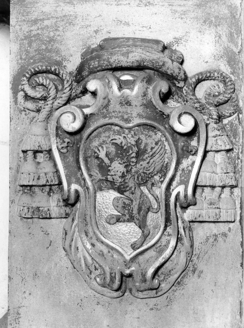 stemma gentilizio della famiglia Colzi (rilievo, serie) - manifattura fiorentina (sec. XVIII)