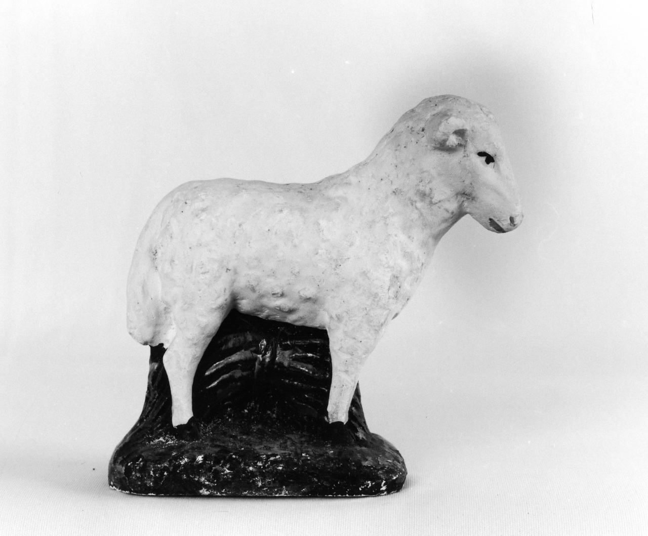 pecora (statuetta di presepio, serie) - produzione italiana (secondo quarto sec. XX)