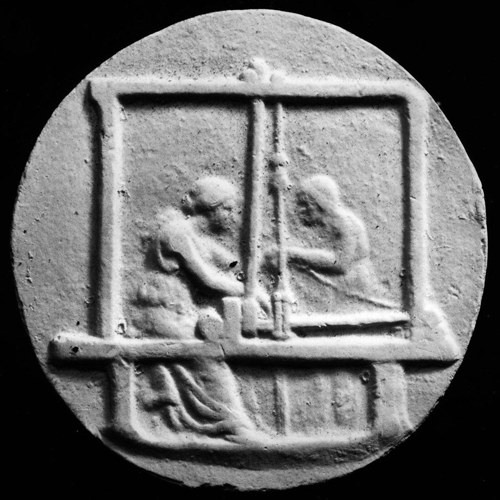 figure femminili al telaio (calco di medaglia) - produzione italiana (secc. XIX/ XX)