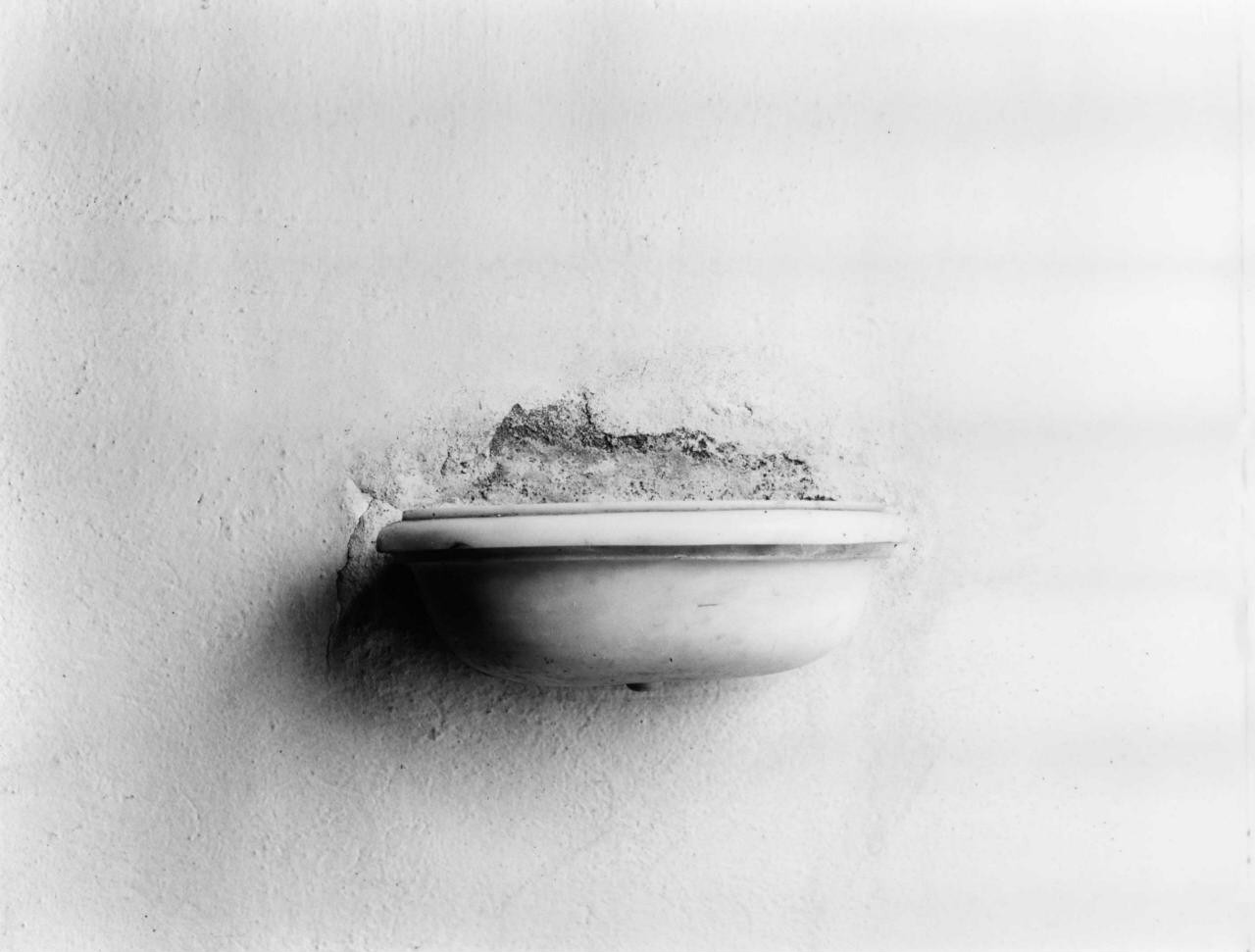 acquasantiera da parete, serie - produzione toscana (sec. XIX)