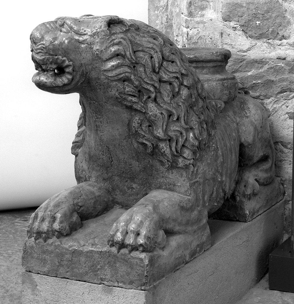 leone (statua, elemento d'insieme) - produzione Italia settentrionale (ultimo quarto sec. XIII)