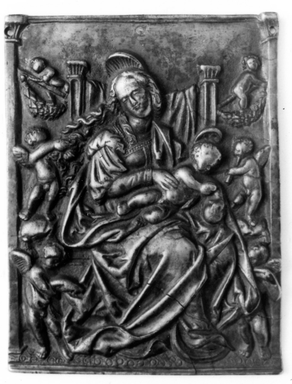 Madonna con Bambino e angeli (placchetta) - manifattura tedesca (primo quarto sec. XVI)