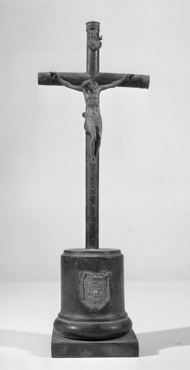 Cristo crocifisso e due angeli ai lati (stampa, elemento d'insieme) - ambito fiammingo (primo quarto sec. XX)