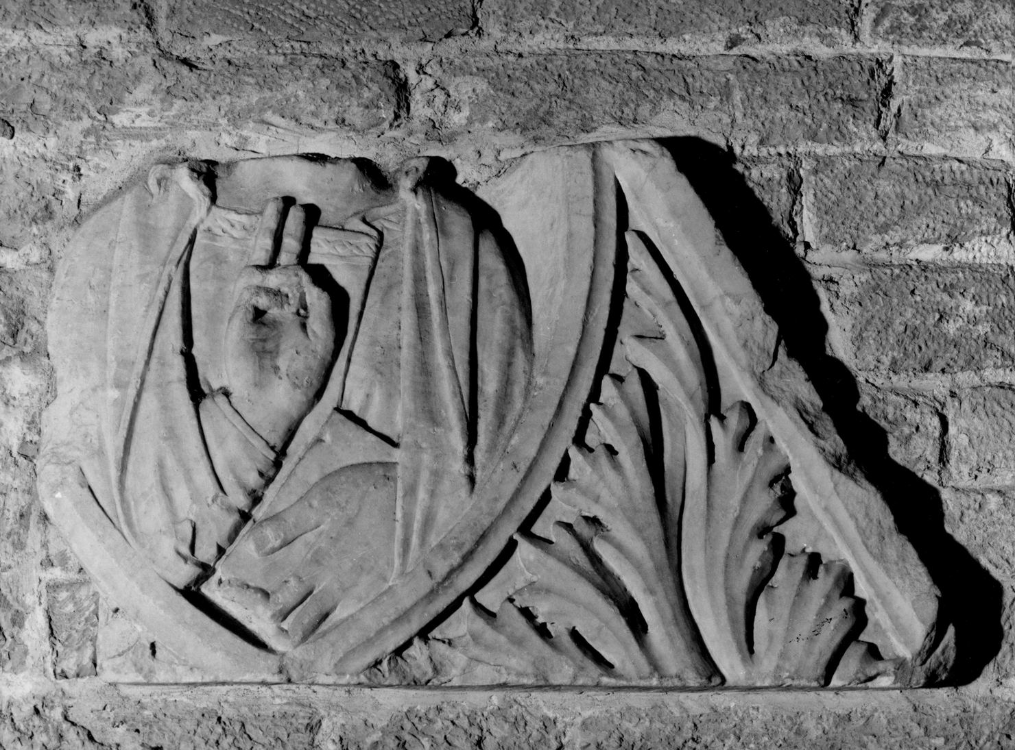 Cristo benedicente (rilievo, frammento) - bottega senese (fine sec. XIII)