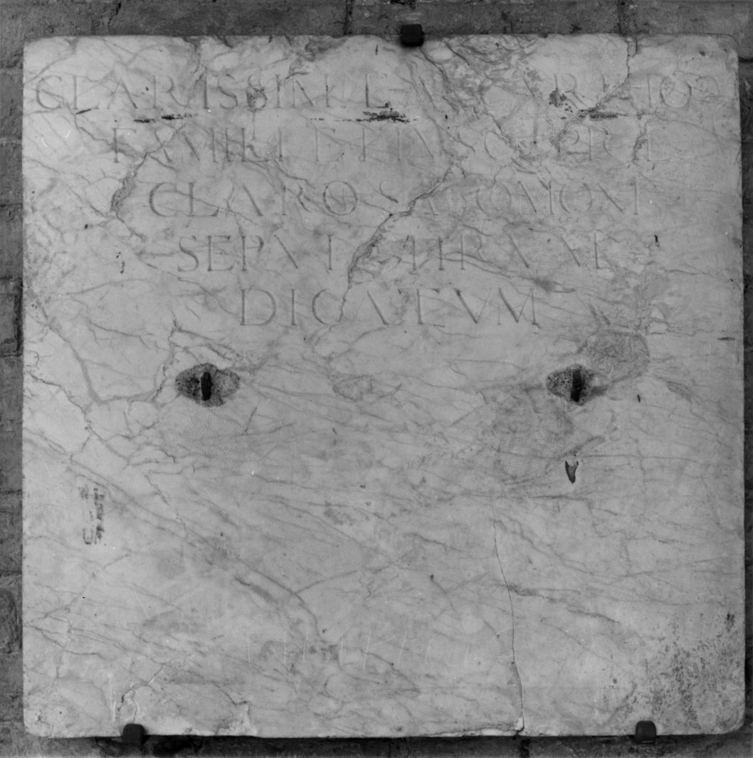 lapide tombale, opera isolata - bottega senese (prima metà sec. XV)