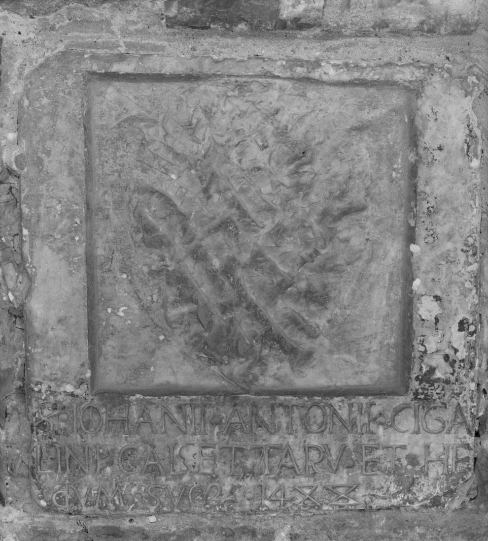 stemma gentilizio (lapide tombale) - bottega senese (sec. XV)
