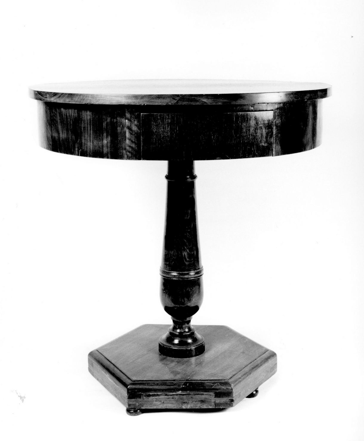 tavolo, opera isolata - manifattura senese (secondo quarto sec. XIX)